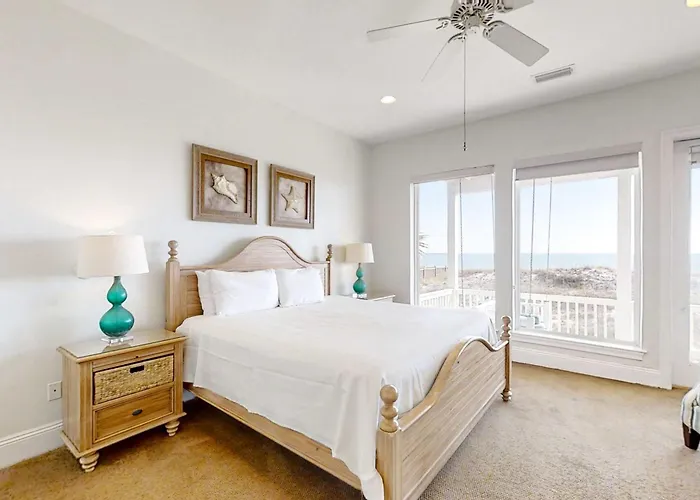 Holiday home Beautiful Gulf-front With Sweeping Views From Balcony Shared Pool Wifi *