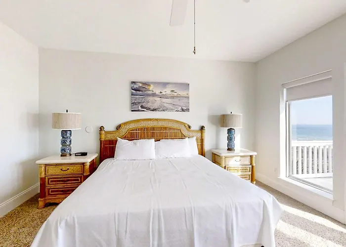 Holiday home Beautiful Gulf-front With Sweeping Views From Balcony Shared Pool Wifi *