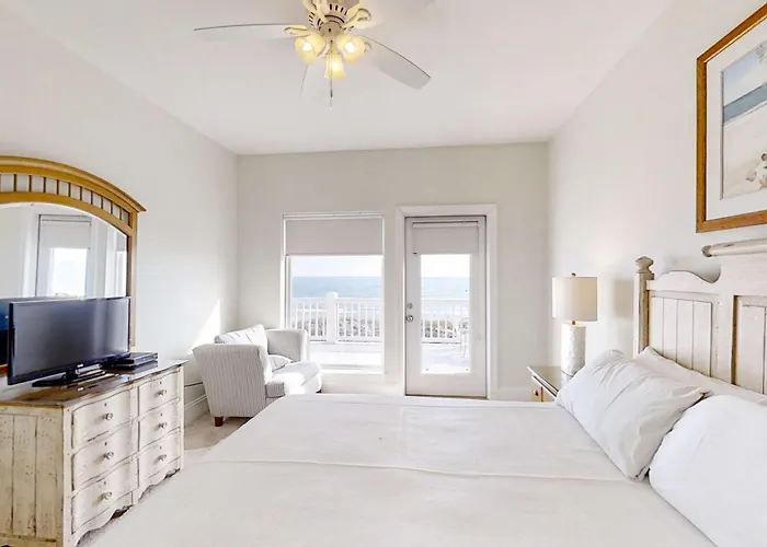 Holiday home Beautiful Gulf-front With Sweeping Views From Balcony Shared Pool Wifi *