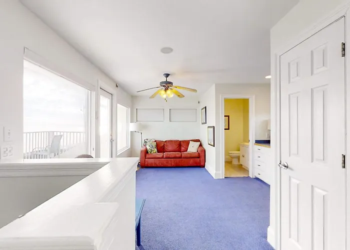 Holiday home Beautiful Gulf-front With Sweeping Views From Balcony Shared Pool Wifi